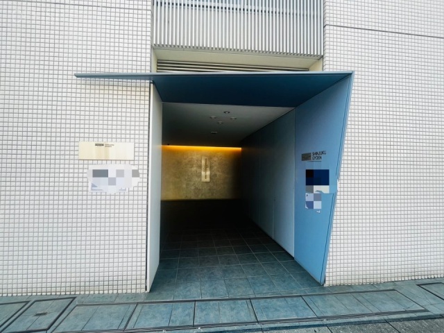 プラウドフラット新宿御苑 オフィスビル出入口