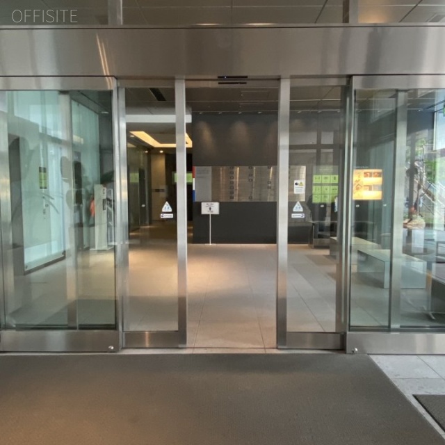 オランダヒルズ森タワー オフィスビル出入口