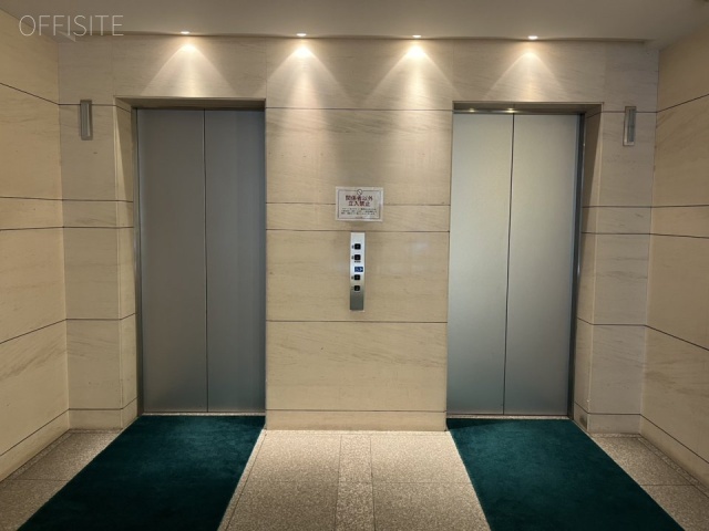 クローバー芝公園ビル エントランス