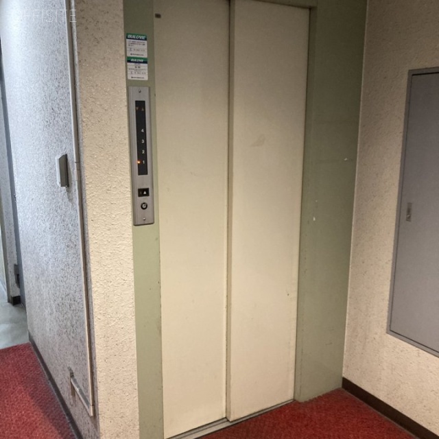 東栄ビル エレベーター