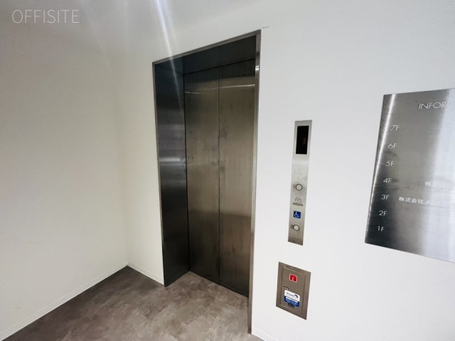 東麻布三丁目ビル エントランス