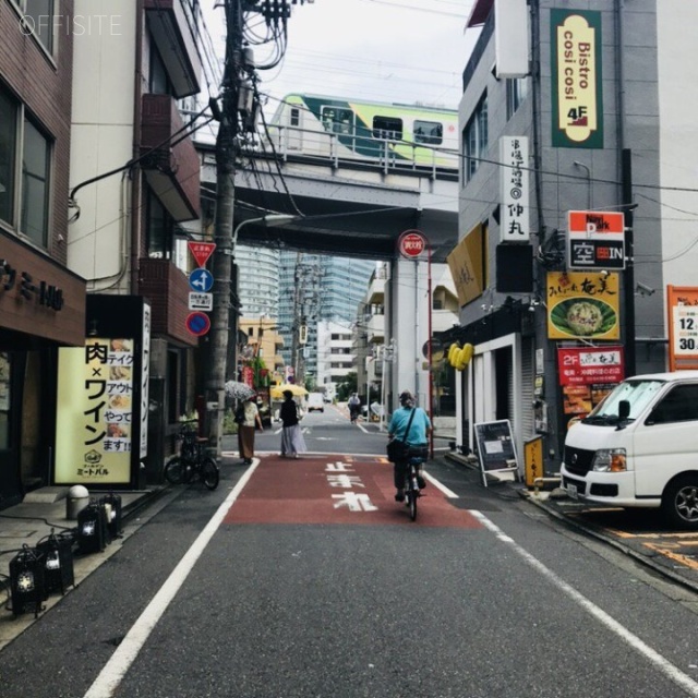 安藤ビル ビル前面道路