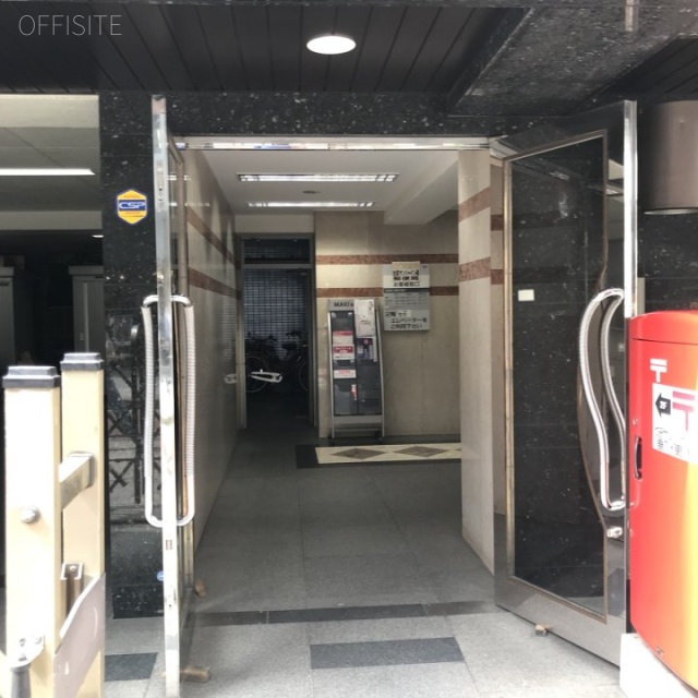 MAKIビル エントランス