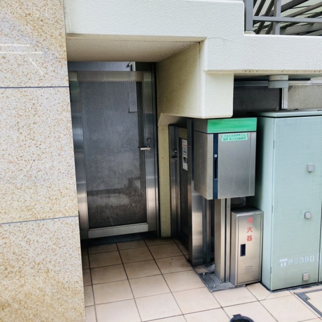 フォロス岩本町ビル 通用口