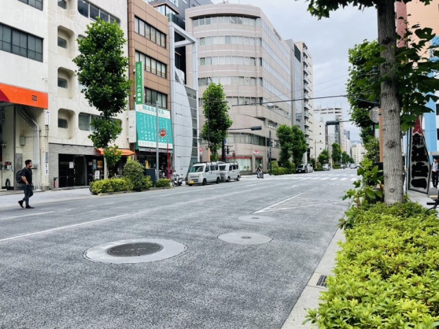 建石ビル 前面に清洲橋通り