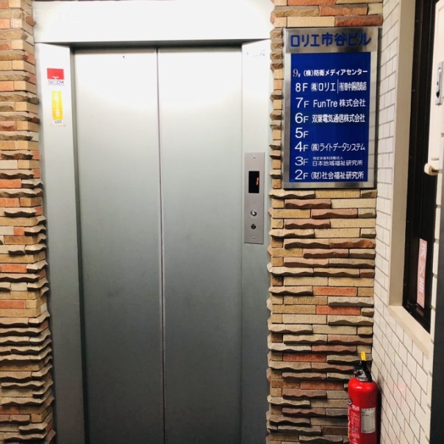ロリエ市ヶ谷ビル エントランス