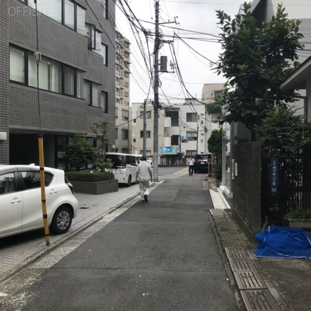 第2トミスビル ビル前面道路