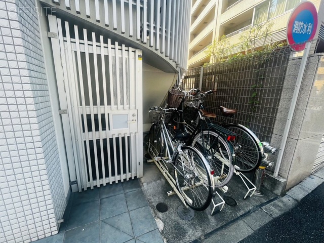 プラウドフラット新宿御苑 エントランス