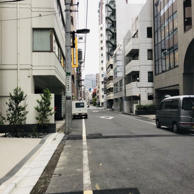 KITEN岩本町 ビル前面道路