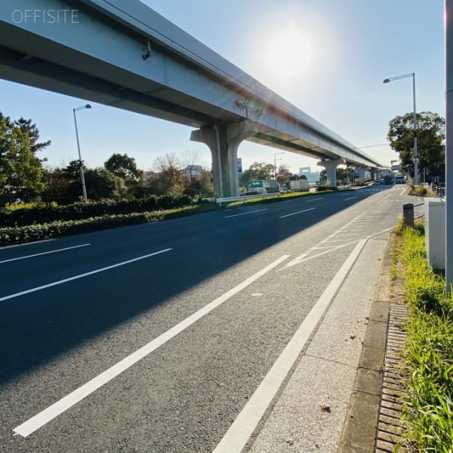 東京ファッションタウン(TFTビル西館) ビル前面道路