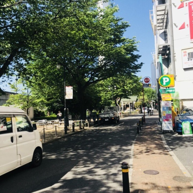 28山京ビル ビル前面道路