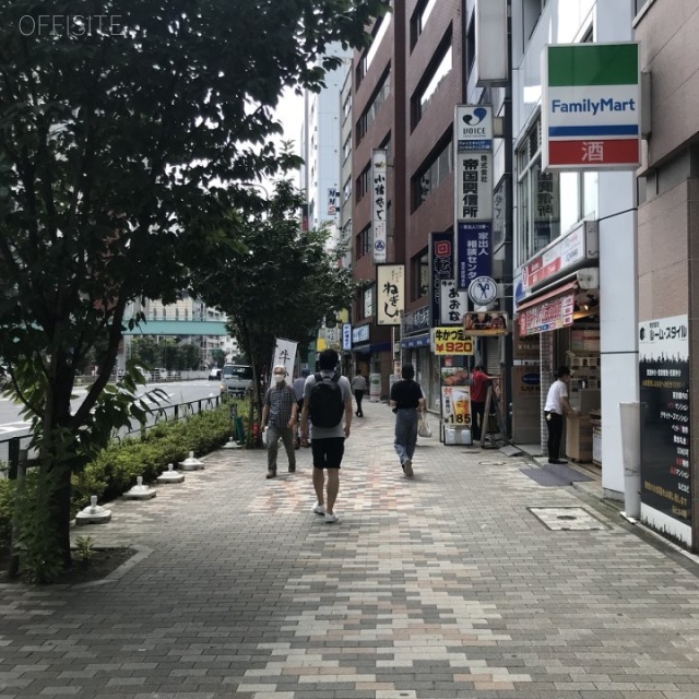 清澤ビル ビル前面道路