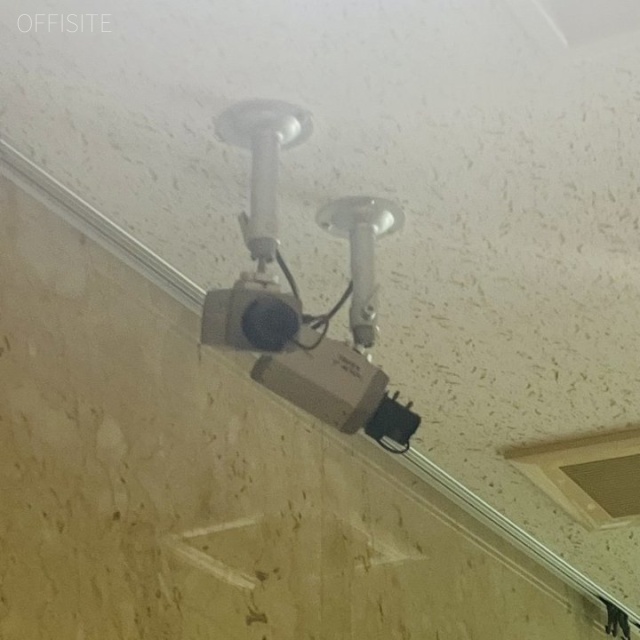 鈴栄ビル エントランス