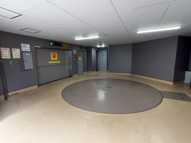 フォンテ西原宿ビル 駐車場