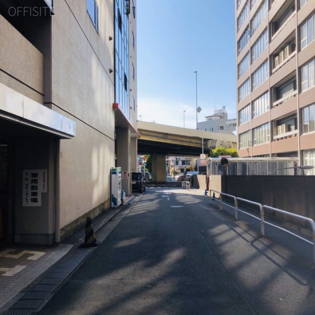 第3TOCビル ビル前面道路