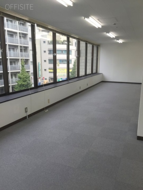 早川トナカイビル 室内