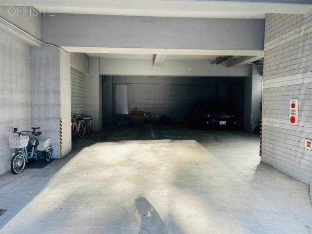 小西ビル 駐車場