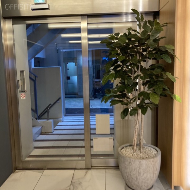 仁大 エントランス