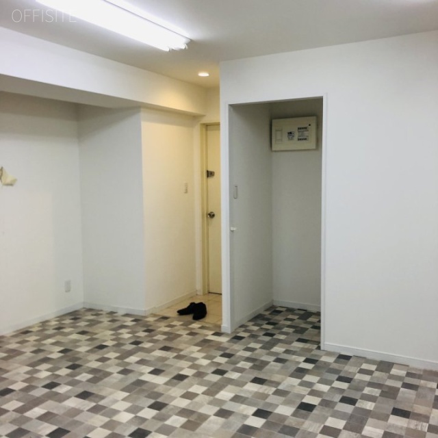 クレール麹町 402号室 室内