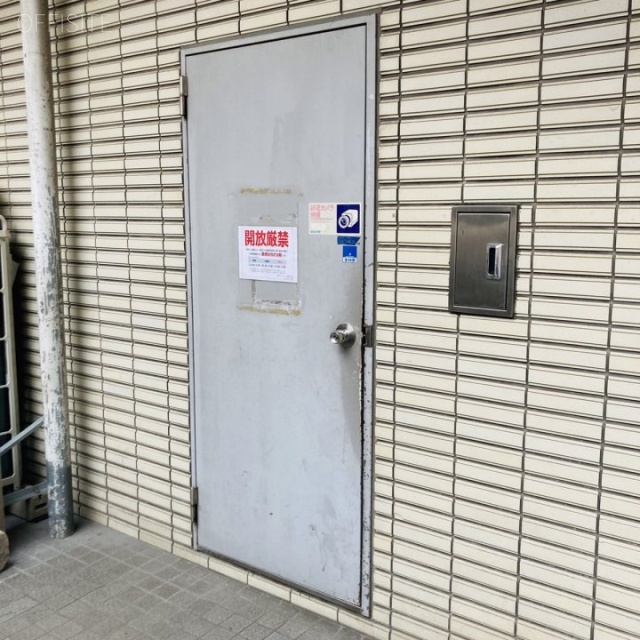 第3須三(スサン)ビル 通用口