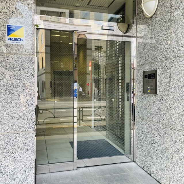 平清ビル エントランス