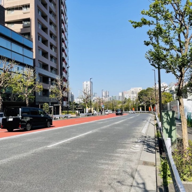 外濠スカイビル ビル前面道路