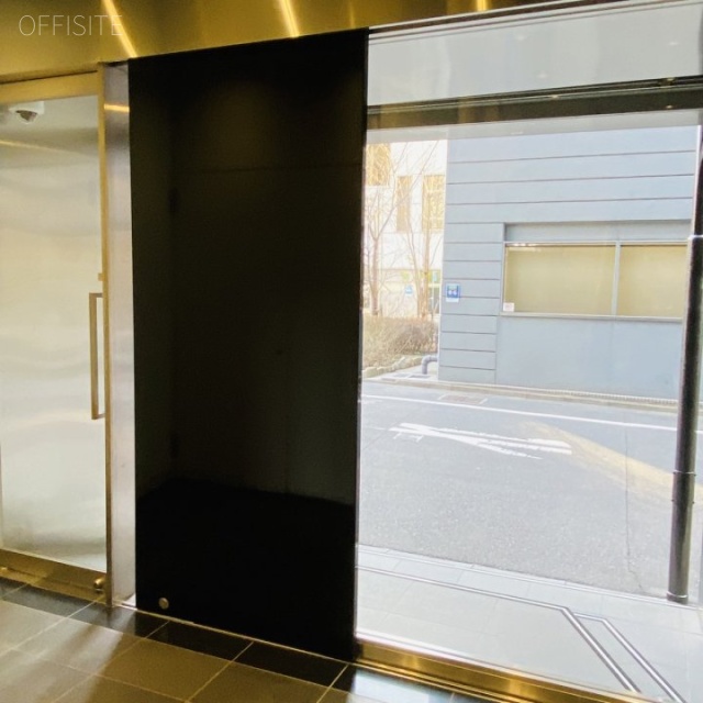 GMー3ビル エントランス