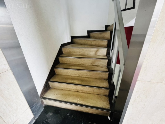 ミヤタビル エントランス