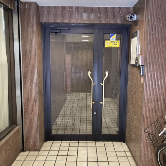 三富ビル エントランス