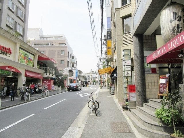 麻布十番ミレニアムタワー ビル前面道路