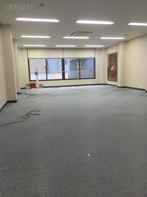 信ビルディング 室内