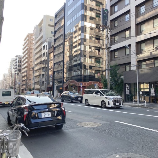 桂昇新御徒町ビル ビル前面道路