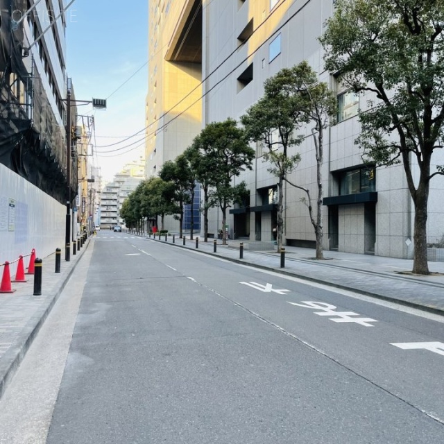 Daiwaリバーゲート ビル前面道路