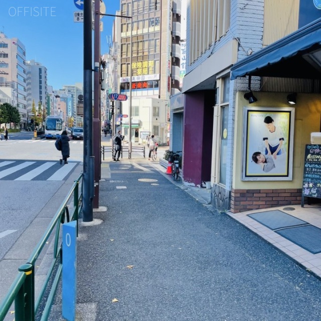 玉屋ビル 前面歩道