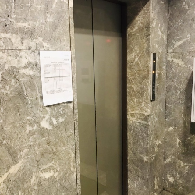 深山ビル エレベーター