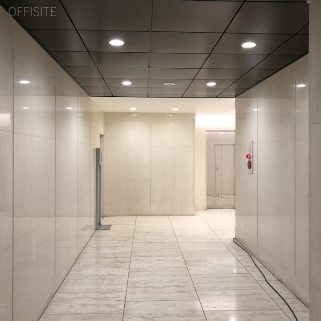 本郷綱ビル エントランス