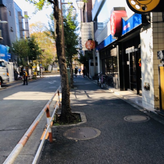 西池本田ビル ビル前面道路