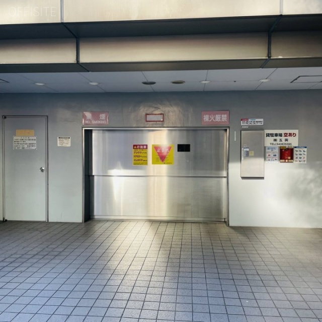 アーバン新橋 駐車場