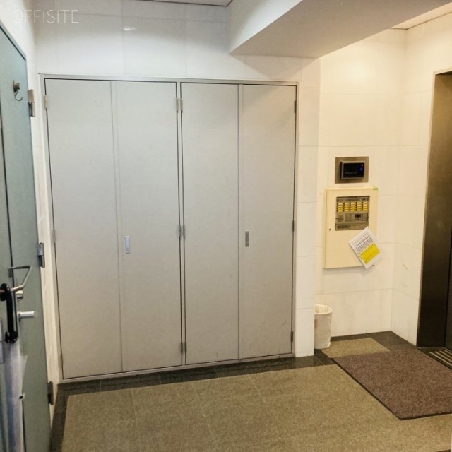 フォロス岩本町ビル エントランス