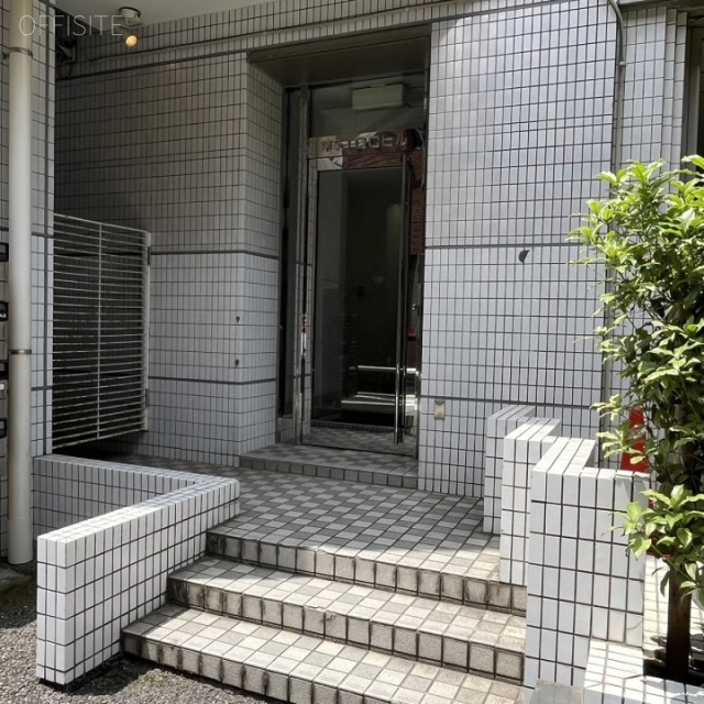 第5TOCビル 通用口出入口