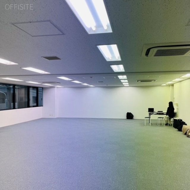 ワイズビル 内装