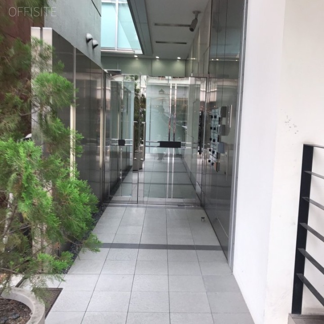 SANWA南青山ビル エントランス