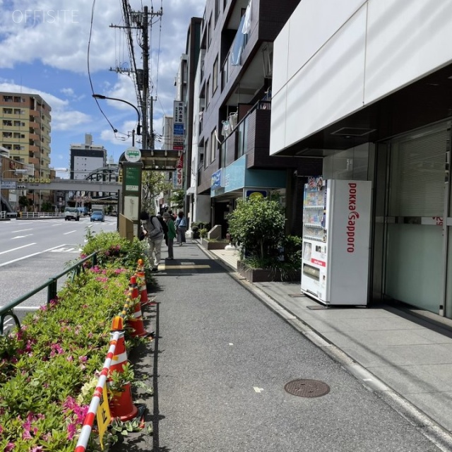 三ノ輪ビル 前面歩道