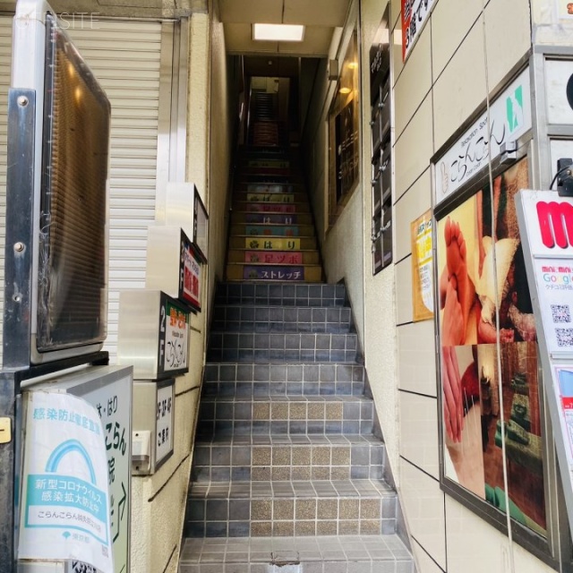 N8ビル オフィスビル出入口