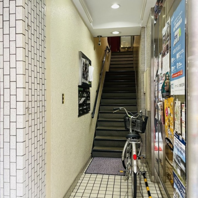 朝日電機ビル エントランス