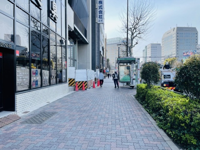 ヴァリエ後楽園 前面歩道