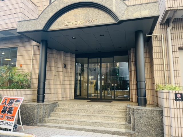 リエール市ヶ谷 エントランス