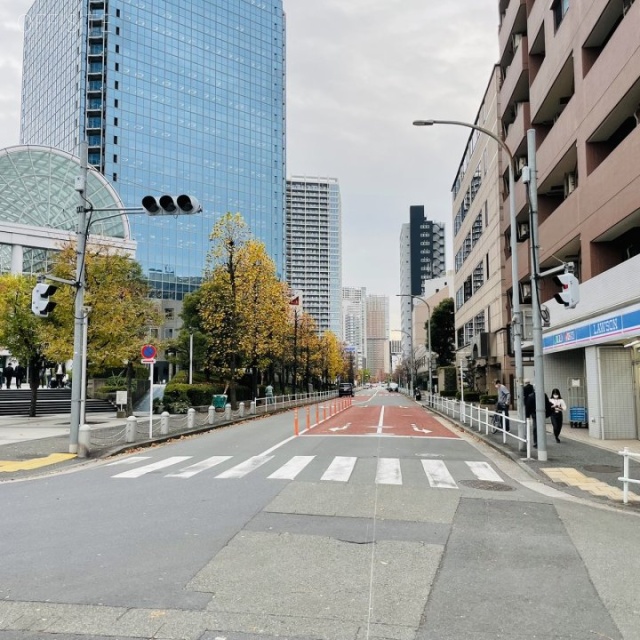 シーバンス ア・モール 前面道路