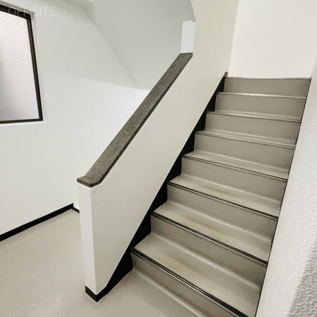 第6セイコービル 階段