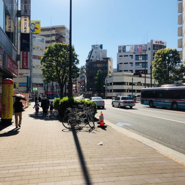 大森センタービル ビル前面道路
